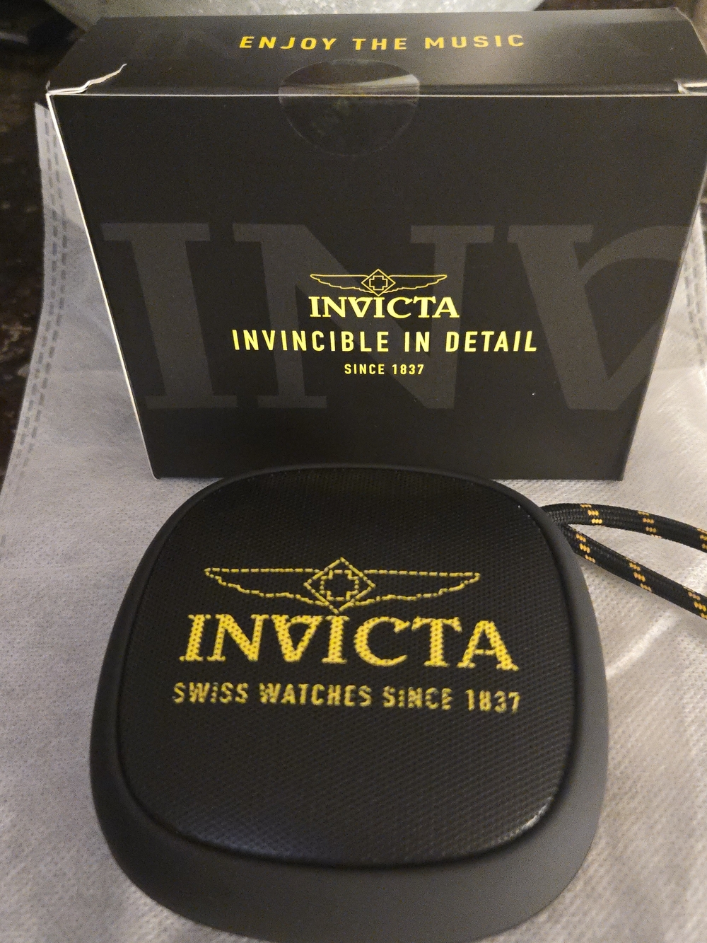 Invicta Portable Bluetooth Speaker🎉NIB